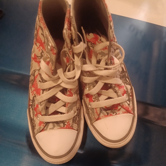 Taylor converse size 13 kids - Picture 2 of 6